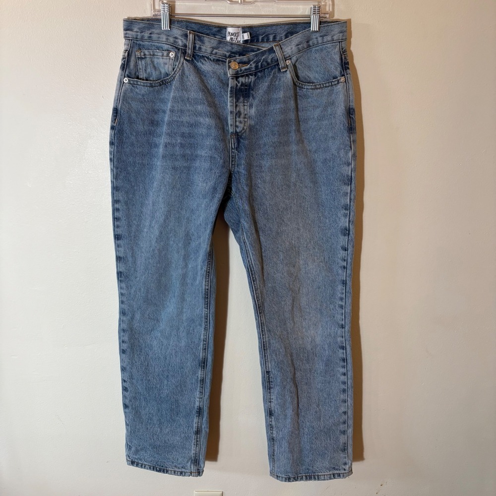 Princess Polly‎ Holly Mid Rise Straight Leg Asymmetric Jean Light Wash Denim 10